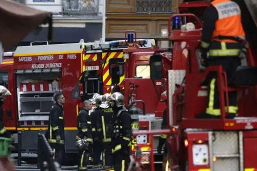 Incendie à Paris : "J’ai vu mes voisins sauter par la fenêtre"