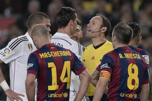 JOSEP LAGO / AFP real madrid FC barcelone clasico arbitre