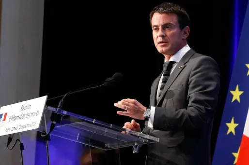 Valls fait son mea culpa sur la hausse des impôts du début du quinquennat