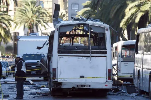 L'auteur de l'attentat suicide perpétré mardi à Tunis est un vendeur ambulant de 26 ans.