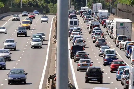 Des forains bloquent les accès à Rouen