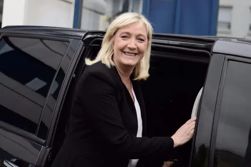 "Fasciste" : Marine Le Pen perd à nouveau face à Jean-Luc Mélenchon