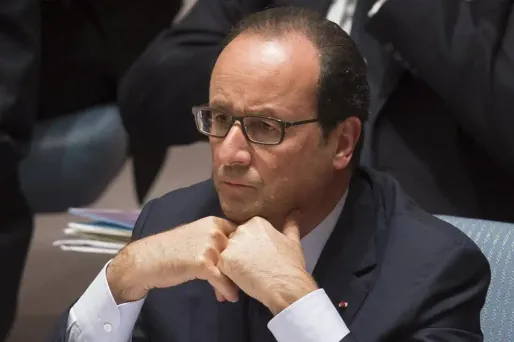 Hollande à Sarkozy : "Je ne m'en prendrai jamais aux corps intermédaires"