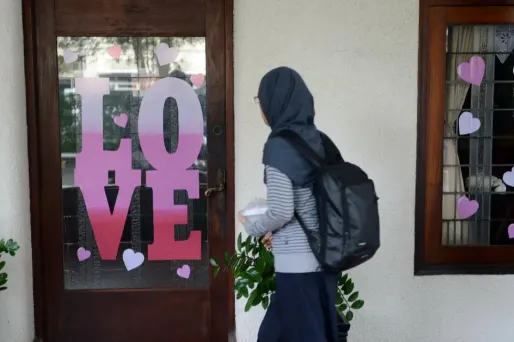 Femme Indonésie 1280x640/ 06.10.2015 / ROMEO GACAD / AFP