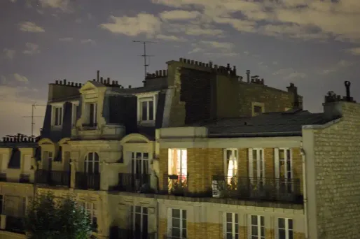 Paris nuit aube immeuble