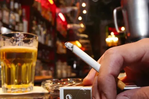 La vente de tabac sera interdite dans les bars et discothèques