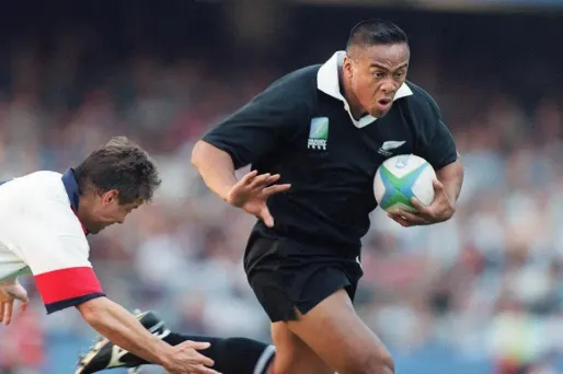 Rugby : Jonah Lomu tué par un caillot formé lors d'un vol en avion ?