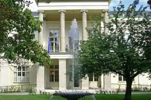 La France vend au Qatar un de ses palais viennois