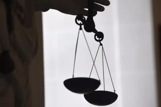 Prostitution au salon de massage : dix personnes jugées dont un policier