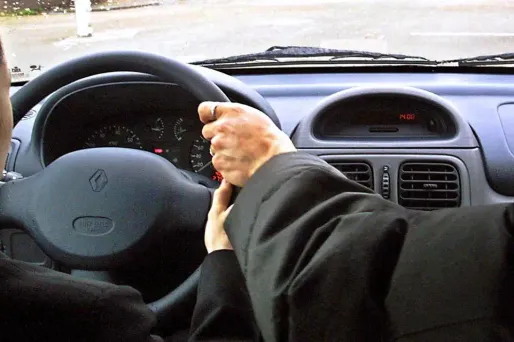 Au Pays-Bas, payer ses leçons de conduite "en nature" est légal