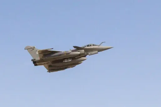 L'armée française a tiré pour la première fois des missiles de croisière sur des positions de l'EI.