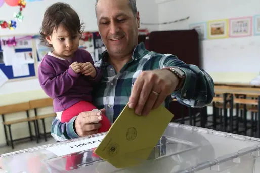 Les Turcs de retour aux urnes dans un pays divisé et sous tension