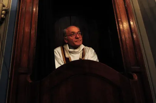 cure confessionnal pretre 1280