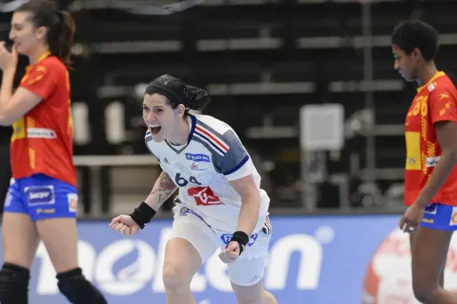 Les handballeuses françaises ont battu les Espagnoles sur le fil.
