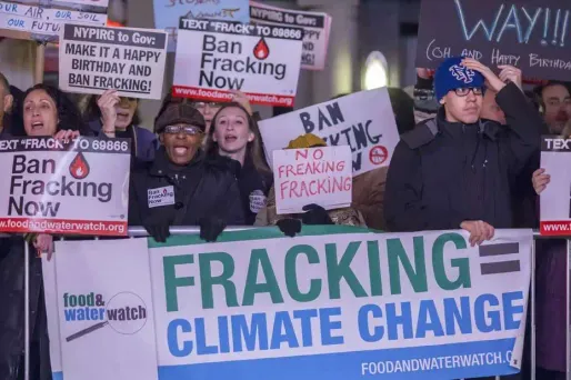 La fracturation hydraulique suscite autant d'enthousiasme chez les entrepreneurs que de réticences du côté des défenseurs de l'environnement.