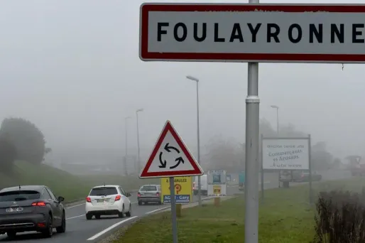 Mercredi matin, deux enfants ont découvert leurs parents morts, tués par arme à feu, devant le domicile familial.