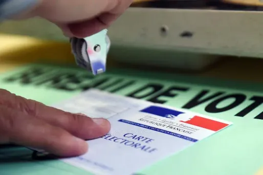 Les grandes chaines consacrent une partie de leur soirée aux résultats du 1er tour des élections régionales.