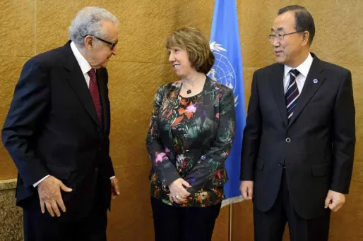 Lakhdar Brahimi (émissaire des Nations unies et de la Ligue arabe pour la Syrie), Catherine Ashton (chef de Diplomatie européenne) et Ban Ki-Moon (secrétaire général de l'ONU) avant la réunion de Montreux.