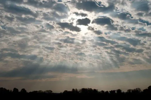 soleil eclaircie nuages 1280