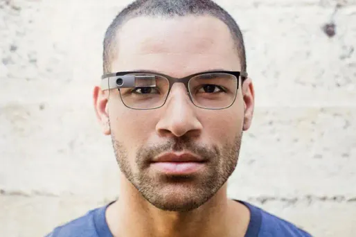 Quatre modèles de vue et trois modèles solaires : voici les 7 lunettes connectées présentées par Google.