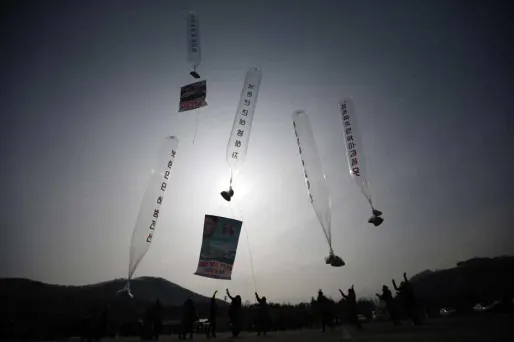 Des Sud-Coréens envoient des clés USB au Nord