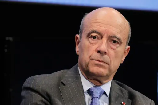 Juppé: et pourquoi pas un statut de "deuxième dame?"