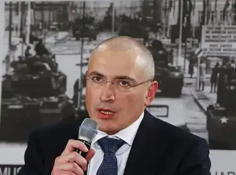 L'oligarque russe goûte de nouveau à la liberté après dix ans d'emprisonnement