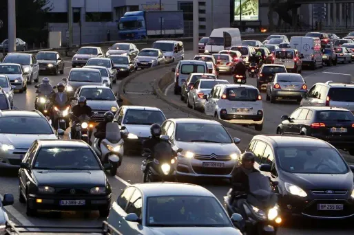 La vitesse maximale sur le périphérique parisien abaissée à 70 km, une bonne idée ?