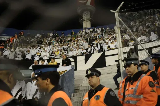 Brésil : un supporter de Santos battu à mort