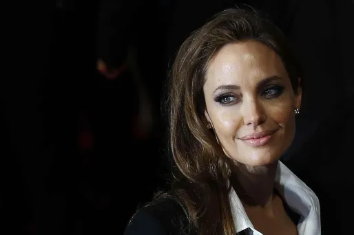 Angelina Jolie, seule femme dans les 10 acteurs les mieux payés d'Hollywood en 2013.