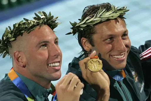 Hackett, Thorpe, mêmes eaux troubles