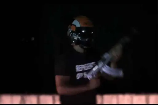 Ils tirent à balles réelles dans un clip de rap : un an ferme