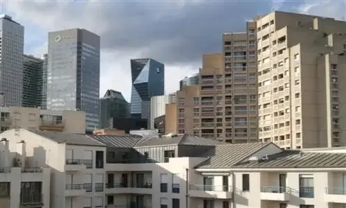 Immobilier: les prix ont reculé d'un peu moins de 2% en 2013