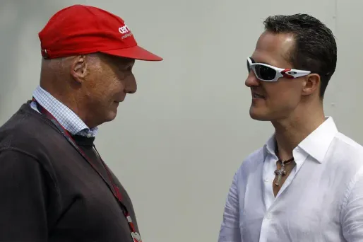 Lauda: "quelqu'un, là-haut, aide" Schumacher