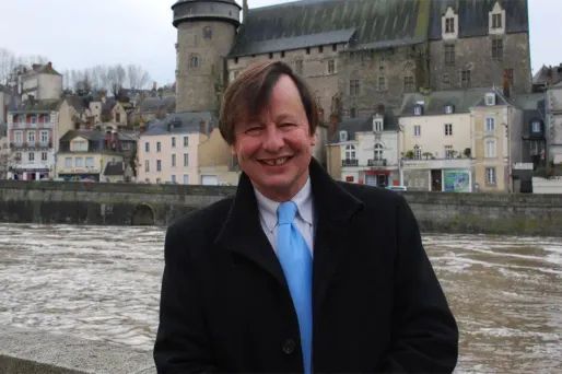 Laval : racisme, homophobie, le candidat FN se lâche