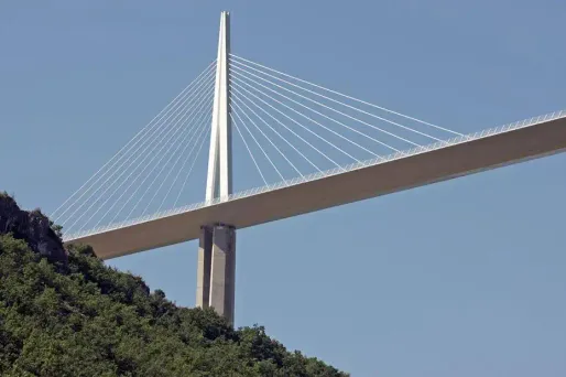 Le viaduc de Millau a accueilli 4 703 669 véhicules en 2013