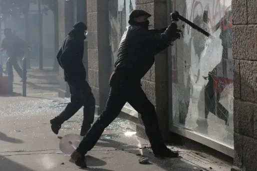 ND-des-Landes : scènes de dévastation à Nantes