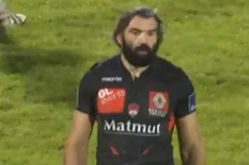 Chabal a été suspendu trois semaines pour avoir donné un coup de poing à un Agenais.
