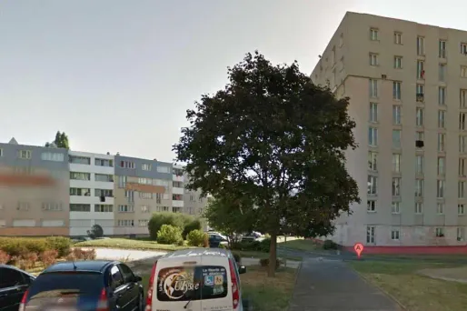 Les faits se sont produits dans le quartier du Clos Saint-Lazare, près du square Pierre-Jean de Béranger.