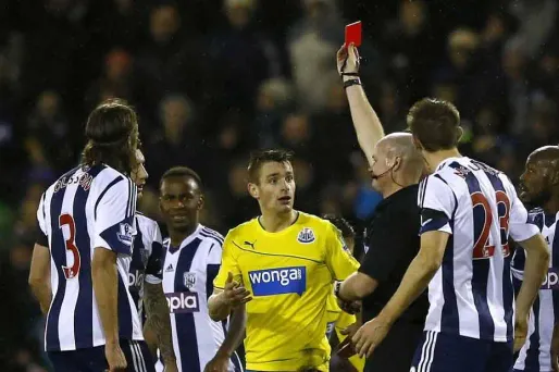 Mathieu Debuchy a écopé d'un carton rouge, mercredi après-midi contre West Bromwich Albion.