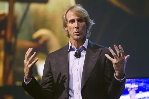 VIDÉO - Michael Bay lâche Samsung en pleine promo
