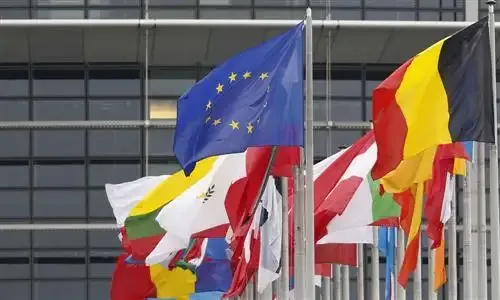 Zone euro: Bruxelles relève légèrement ses prévisions de croissance