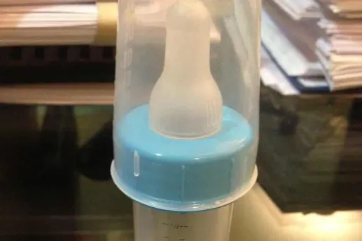 De l’aluminium dans le lait des bébés