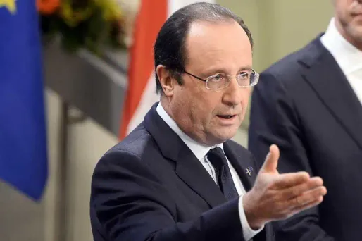 François Hollande a "une pensée" pour Jacques Chirac
