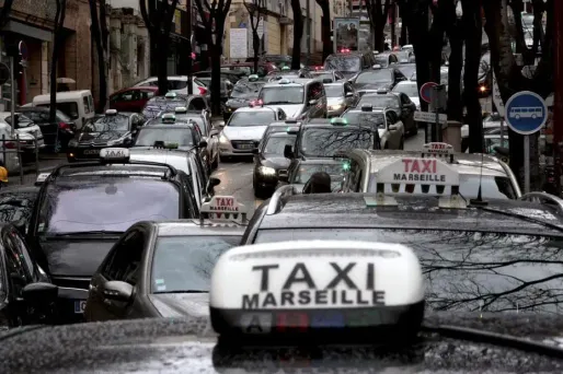 Grève des taxis : 64 chauffeurs interpellés