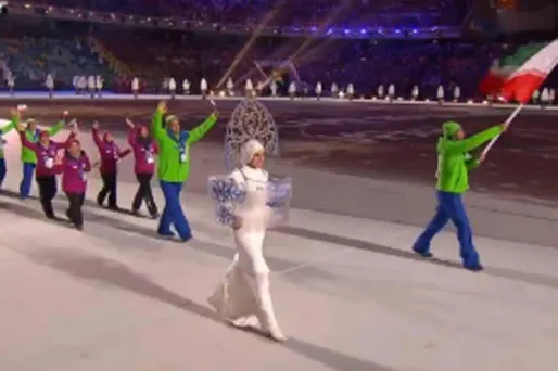 La délégation iranienne refuse la jupe fendue