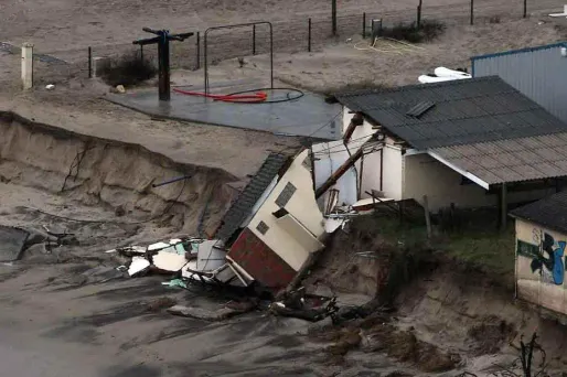 A Soulac-sur-Mer, les conséquences de l'érosion se font déjà sentir
