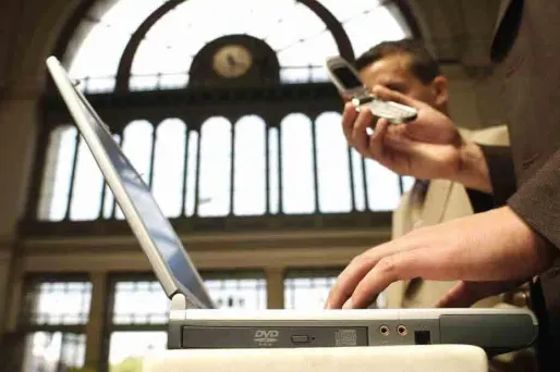 Le WiFi gratuit devrait faire son entrée dans 128 gares d'ici février 2015.