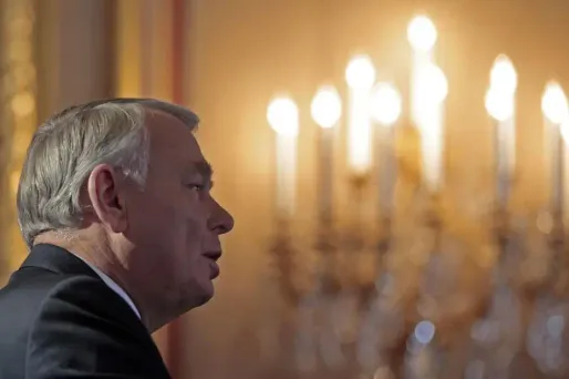 Jean-Marc Ayrault a assuré jeudi sur France 2 que le gouvernement était disposé à "examiner sans tarder" certains aspects du futur projet de loi famille, dont le report à au moins 2015 a entraîné des critiques dans la majorité.