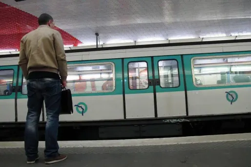 Métro : 5 "détrousseurs de l'aube" arrêtés